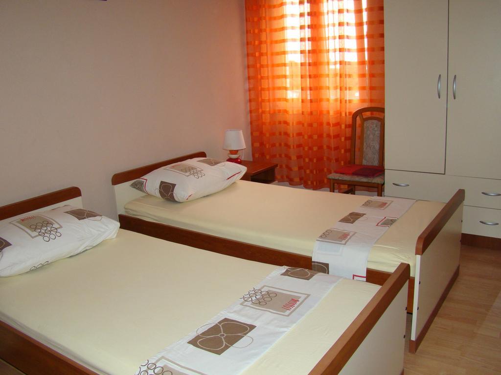 Apartments Buturic Sali Cameră foto