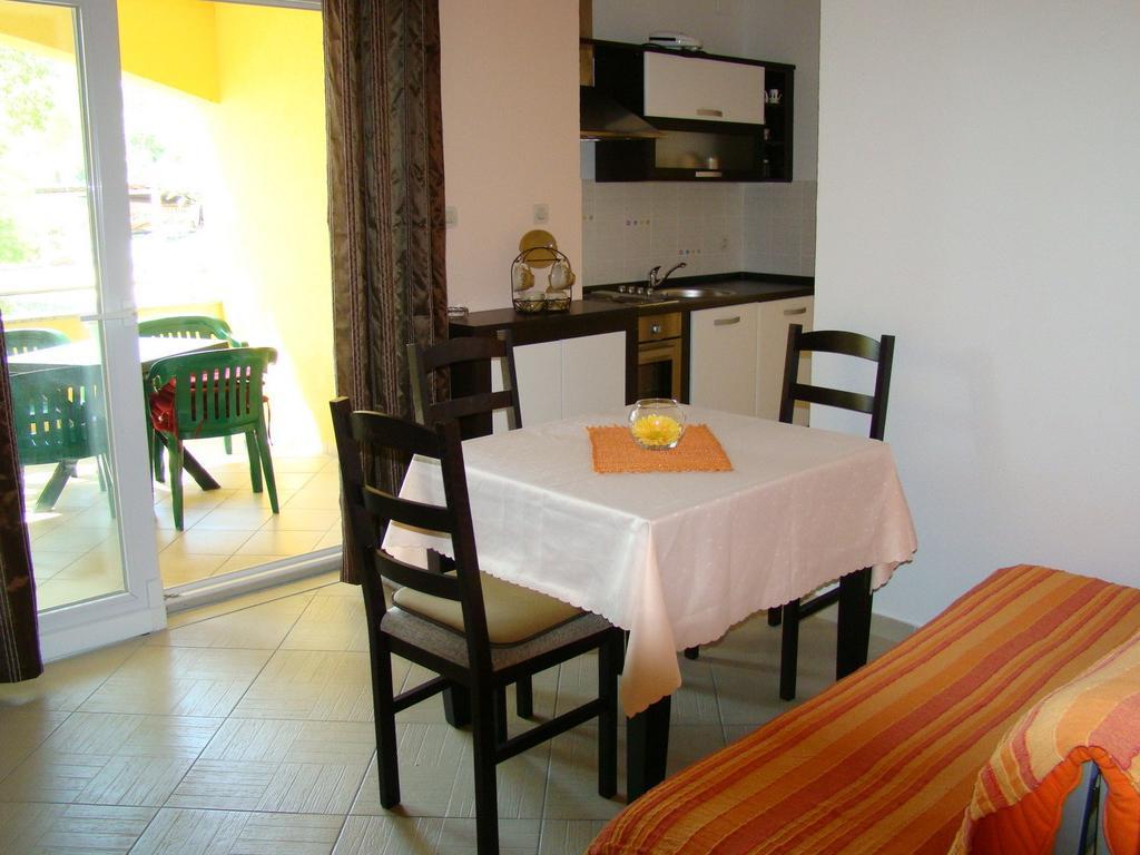 Apartments Buturic Sali Cameră foto